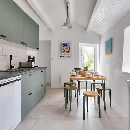 Holiday home - 200m Marche - 8 Adultes - 4 Enfants